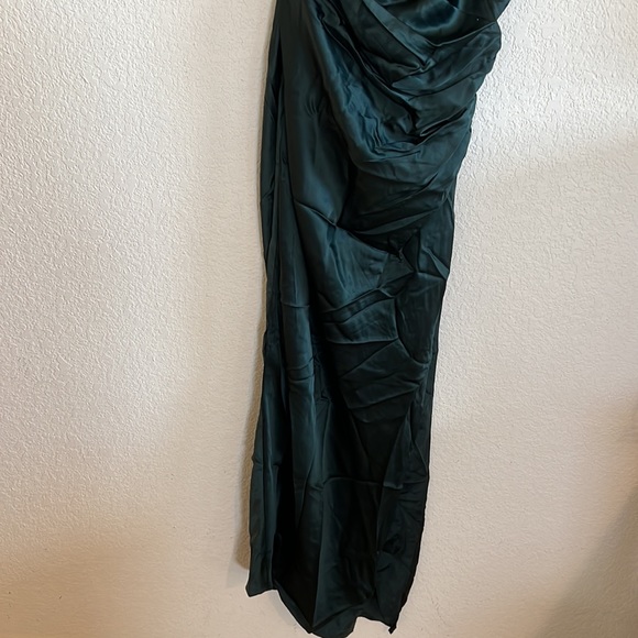 The Sei One Shoulder Midi Dress in Hunter - Picture 7 of 16